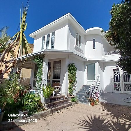 The Coral House Apartment Rivière Noire Exterior foto